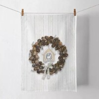 PINE CODE WREATH, Ambiente